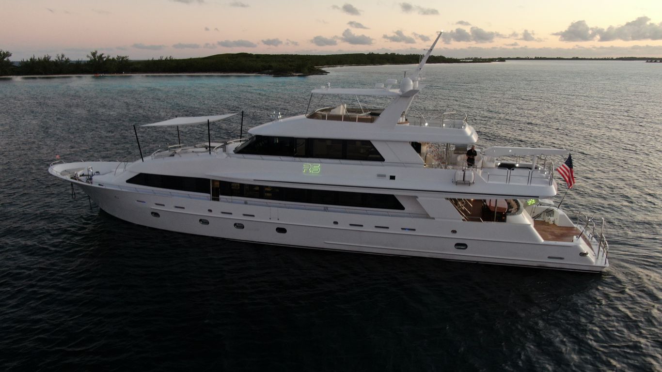 summertime yacht charter